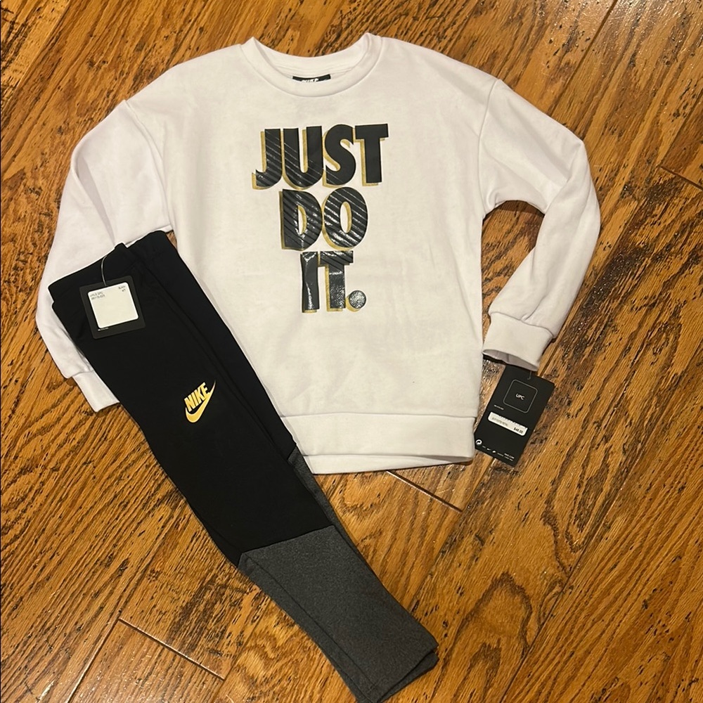 NWT Nike White and Black 'Just Do It' Outfit